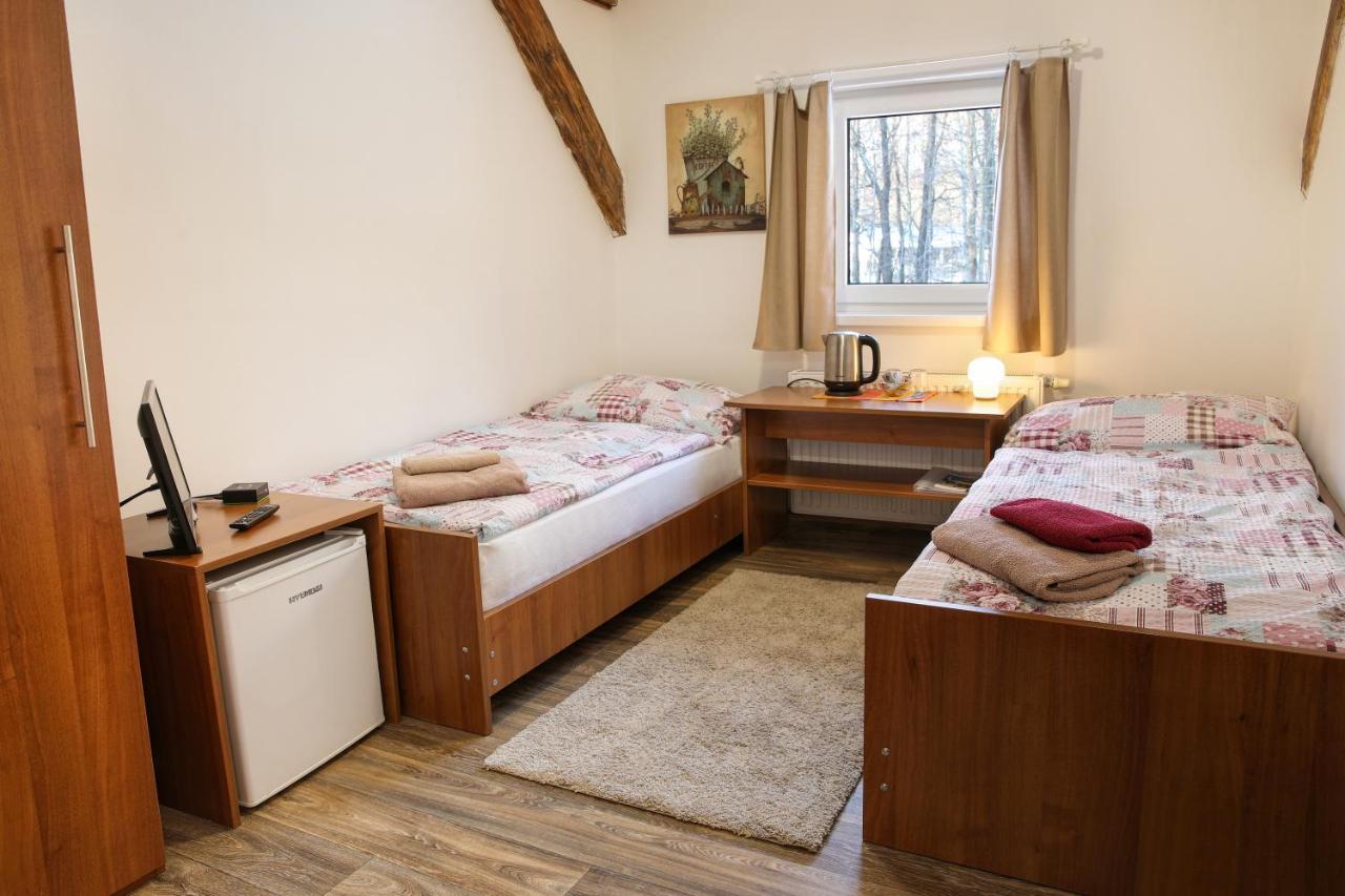 Penzion Tyra Trinec Extérieur photo