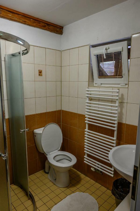 Penzion Tyra Trinec Extérieur photo